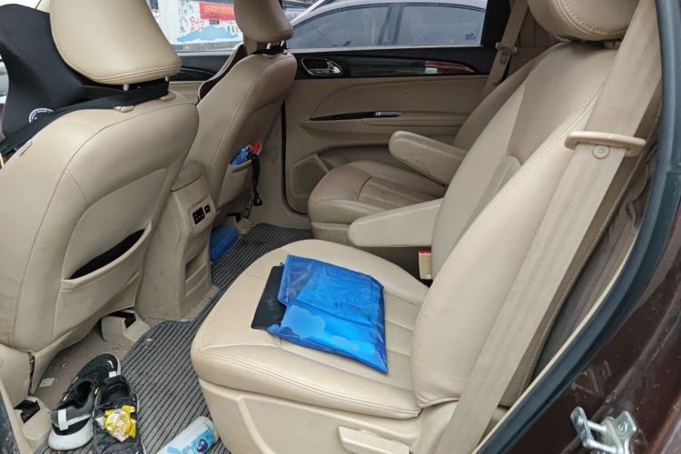Used Baojun 730 2016 1.5L Manual Comfort Version 7 Seats China V Emission Standard Left Rear Seat