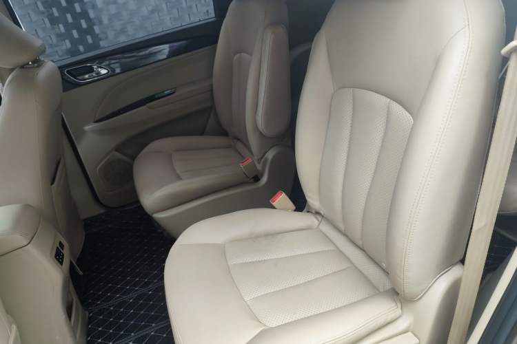 Used Baojun 730 2016 1.5L Manual Comfort Version 7 Seats China V Emission Standard Left Rear Seat