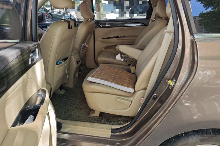 Used Baojun 730 2016 1.5L Manual Comfort Version 7 Seats China V Emission Standard Left Rear Seat