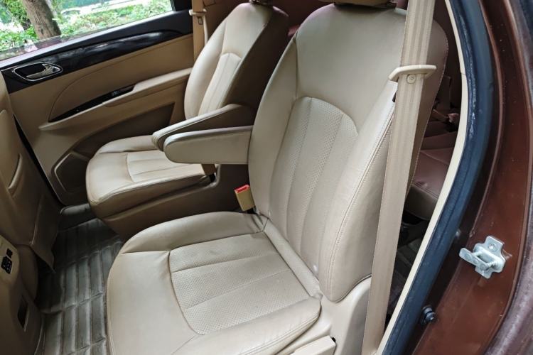 Used Baojun 730 2016 1.5L Manual Comfort Version 7 Seats China V Emission Standard Left Rear Seat