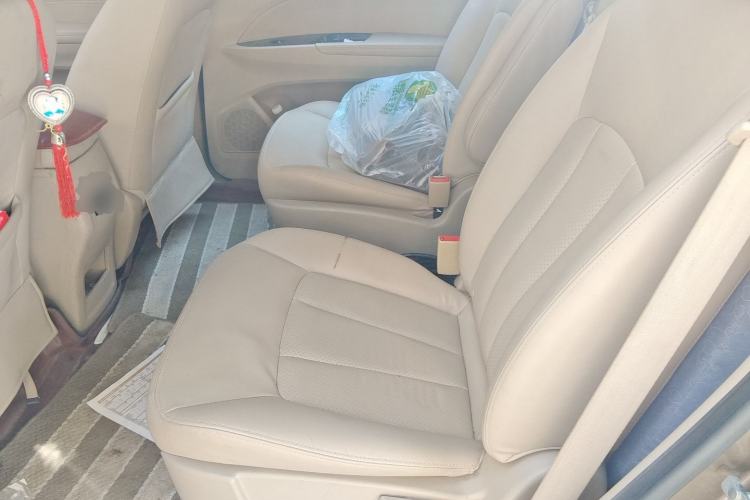 Used Baojun 730 2016 1.5L Manual Comfort Version 7 Seats China V Emission Standard Left Rear Seat