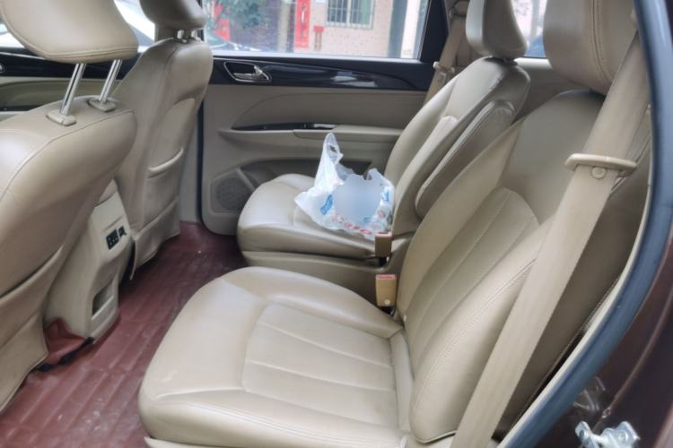 Used Baojun 730 2016 1.5L Manual Comfort Version 7 Seats China V Emission Standard Left Rear Seat