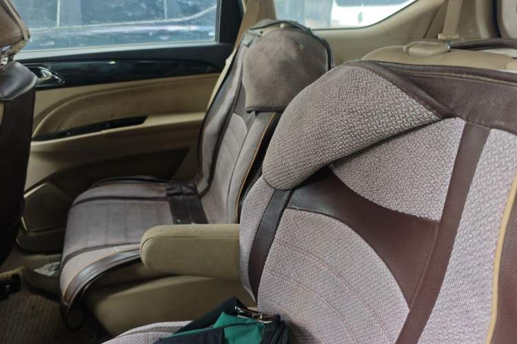 Used Baojun 730 2016 1.5L Manual Comfort Version 7 Seats China V Emission Standard Left Rear Seat