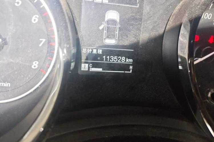 Used Baojun 730 2016 1.5L Manual Luxury Edition 7 Seats Odometer Close Up