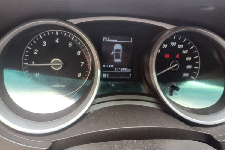 Used Baojun 730 2016 1.5L Manual Standard Version 7 Seats Odometer Close Up