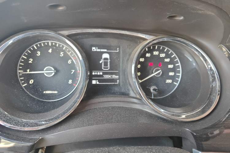 Used Baojun 730 2016 1.5L Manual Comfort Version 7 Seats China V Emission Standard Odometer Close Up