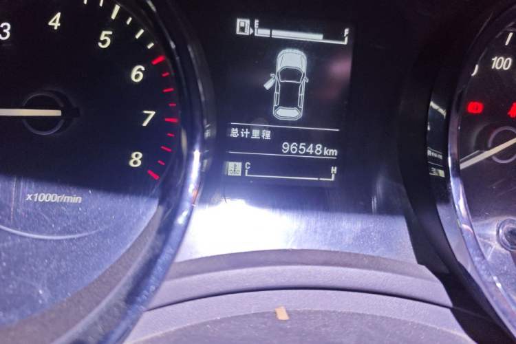 Used Baojun 730 2016 1.5L Manual Comfort Version 7 Seats China V Emission Standard Odometer Close Up