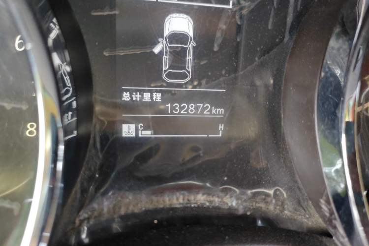 Used Baojun 730 2016 1.5L Manual Comfort Version 7 Seats China V Emission Standard Odometer Close Up