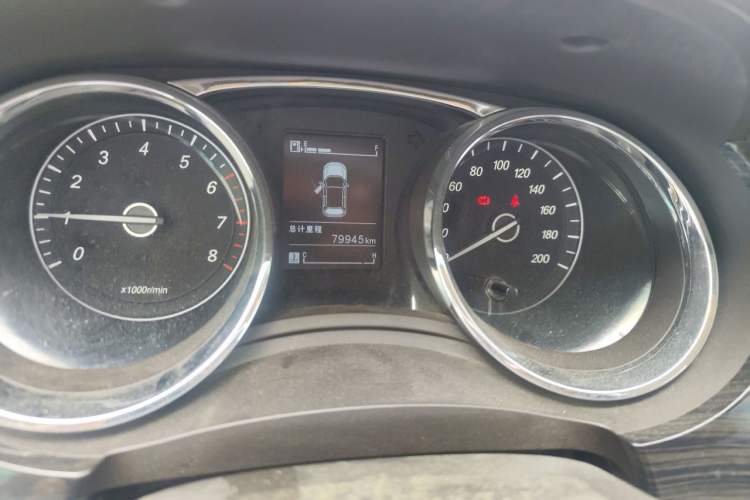 Used Baojun 730 2016 1.5L Manual Luxury Edition 7 Seats Odometer Close Up
