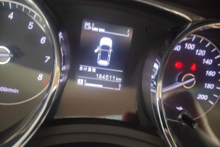 Used Baojun 730 2016 1.5T Manual Comfort Version 7 Seats Odometer Close Up