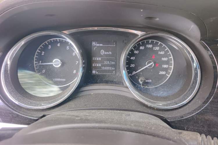 Used Baojun 730 2016 1.5L Manual Comfort Version 7 Seats China V Emission Standard Odometer Close Up