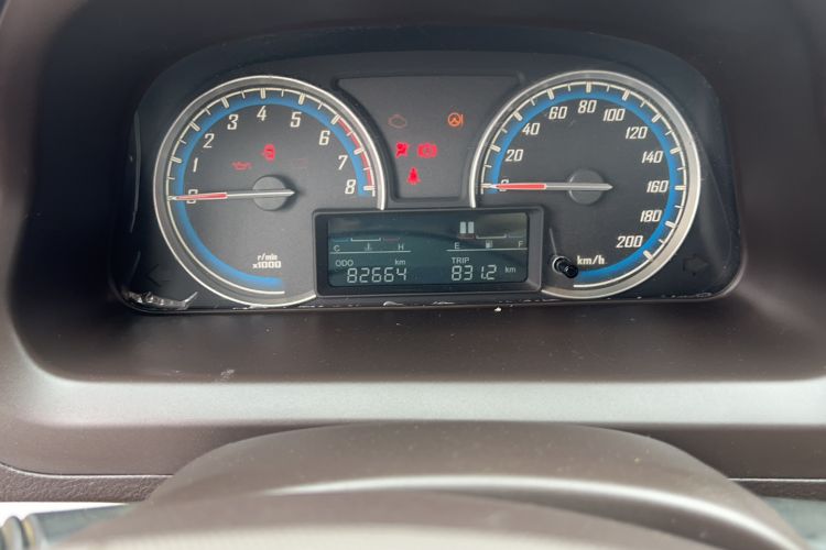 Used Baojun 730 2016 1.5L Manual Value Edition 7 Seats China V Emission Standard Odometer Close Up