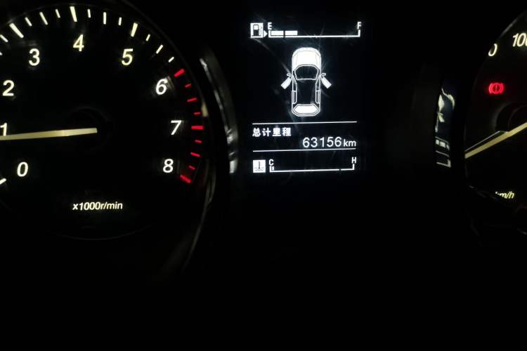 Used Baojun 730 2016 1.5L Manual Comfort Version 7 Seats China V Emission Standard Odometer Close Up