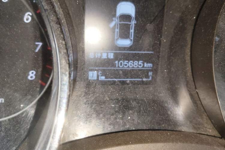 Used Baojun 730 2016 1.5L Manual Luxury Edition 7 Seats Odometer Close Up