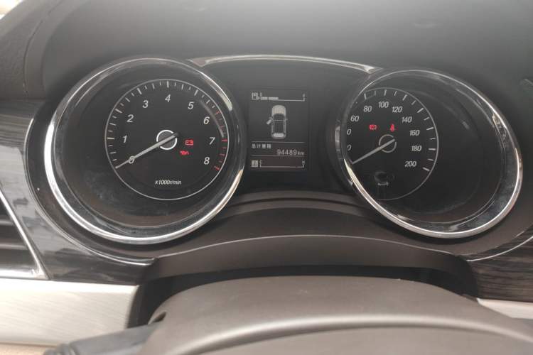Used Baojun 730 2016 1.5L Manual Comfort Version 7 Seats China V Emission Standard Odometer Close Up