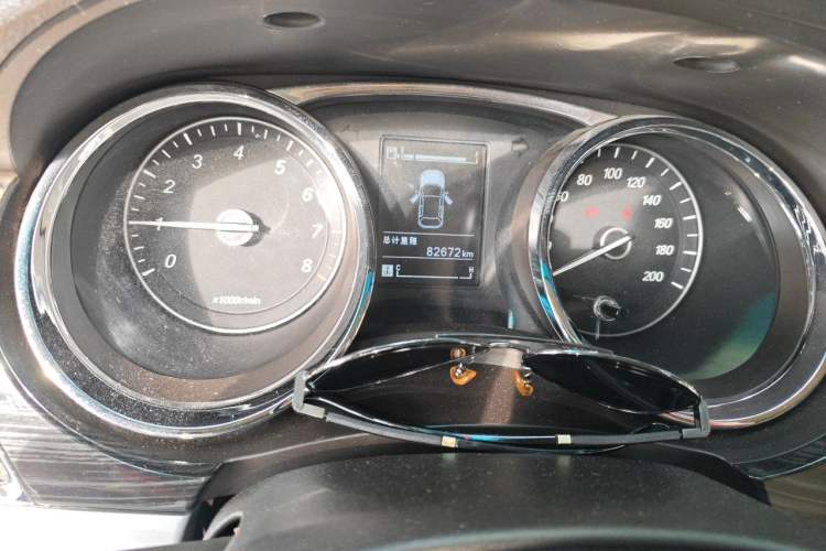 Used Baojun 730 2016 1.5L Manual Comfort Version 7 Seats China V Emission Standard Odometer Close Up