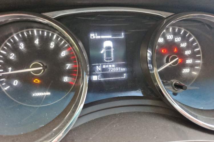 Used Baojun 730 2016 1.8L iAMT Comfort Version 7 Seats Odometer Close Up