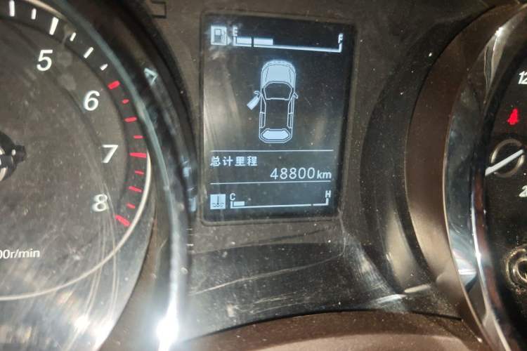 Used Baojun 730 2016 1.5L Manual Comfort Version 7 Seats China V Emission Standard Odometer Close Up