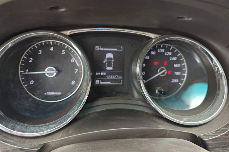Used Baojun 730 2016 1.5L Manual Comfort Version 7 Seats China V Emission Standard Odometer Close Up