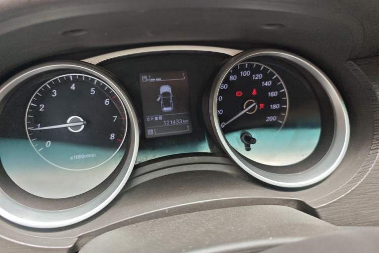 Used Baojun 730 2016 1.5L Manual Standard Version 7 Seats Odometer Close Up