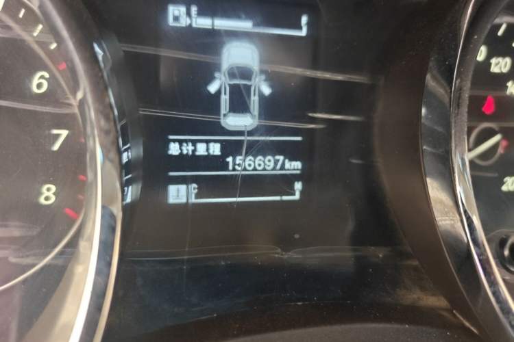 Used Baojun 730 2016 1.5L Manual Comfort Version 7 Seats China V Emission Standard Odometer Close Up