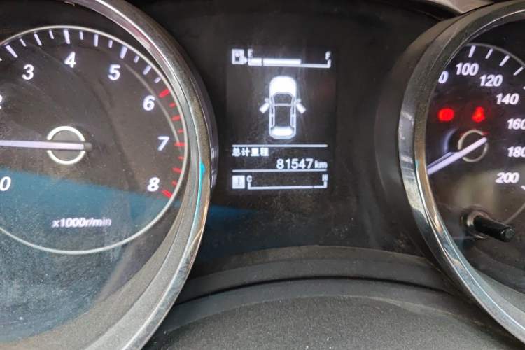 Used Baojun 730 2016 1.5L Manual Comfort Version 7 Seats China V Emission Standard Odometer Close Up