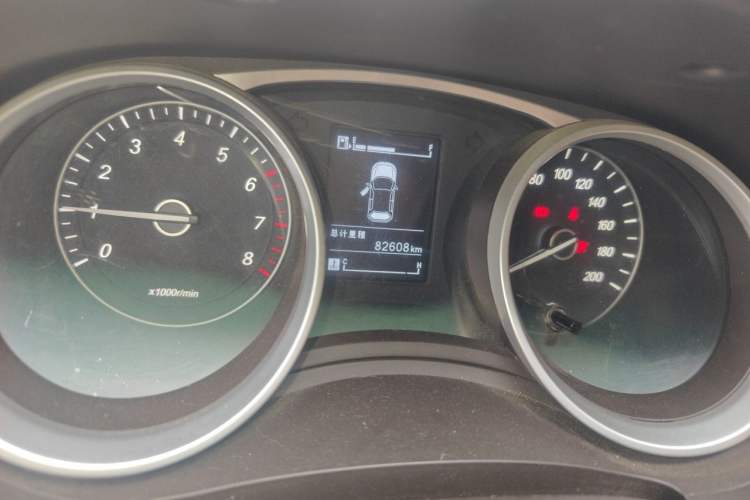 Used Baojun 730 2016 Revised 1.5L Manual Standard Version 7 Seats China V Emission Standard Odometer Close Up