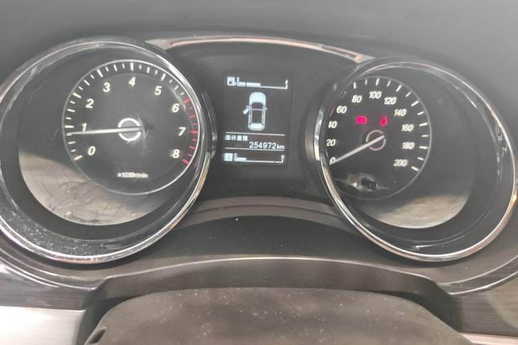 Used Baojun 730 2016 1.5L Manual Comfort Version 7 Seats China V Emission Standard Odometer Close Up