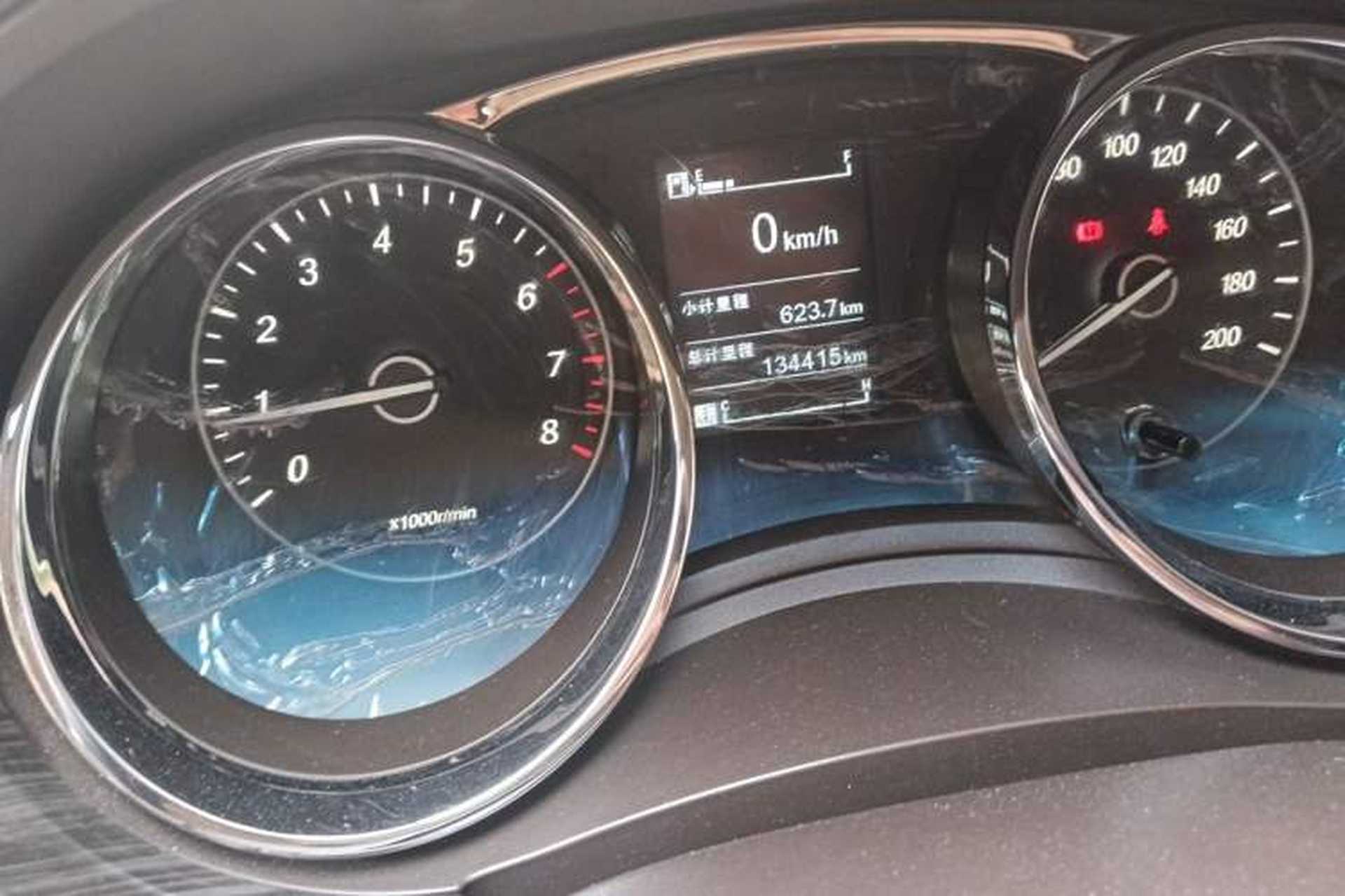 Used Baojun 730 2016 1.5L Manual Comfort Version 7 Seats China V Emission Standard Odometer Close Up