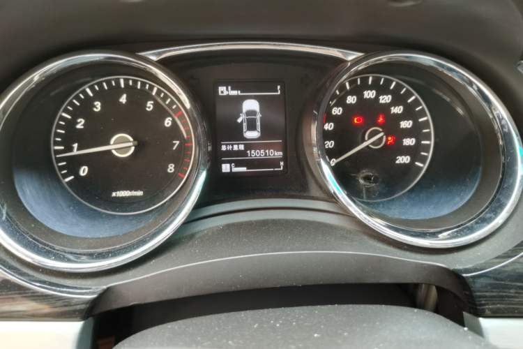 Used Baojun 730 2016 1.5L Manual Comfort Version 7 Seats China V Emission Standard Odometer Close Up