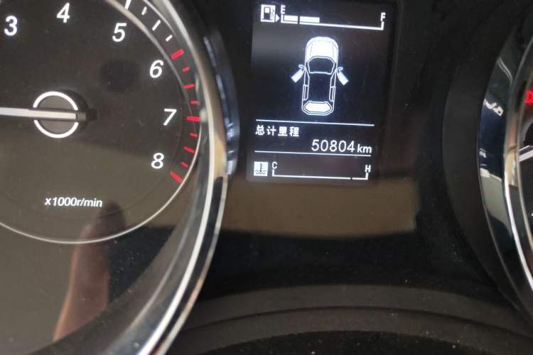 Used Baojun 730 2016 1.5L Manual Comfort Version 7 Seats China V Emission Standard Odometer Close Up
