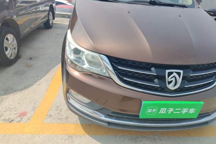 Used Baojun 730 2016 1.5T Manual Comfort Version 7 Seats Right Front Headlight