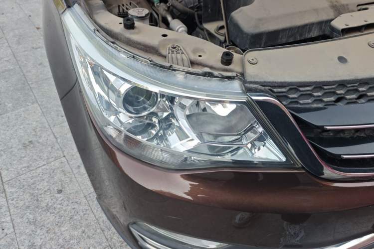 Used Baojun 730 2016 1.5L Manual Comfort Version 7 Seats China V Emission Standard Right Front Headlight