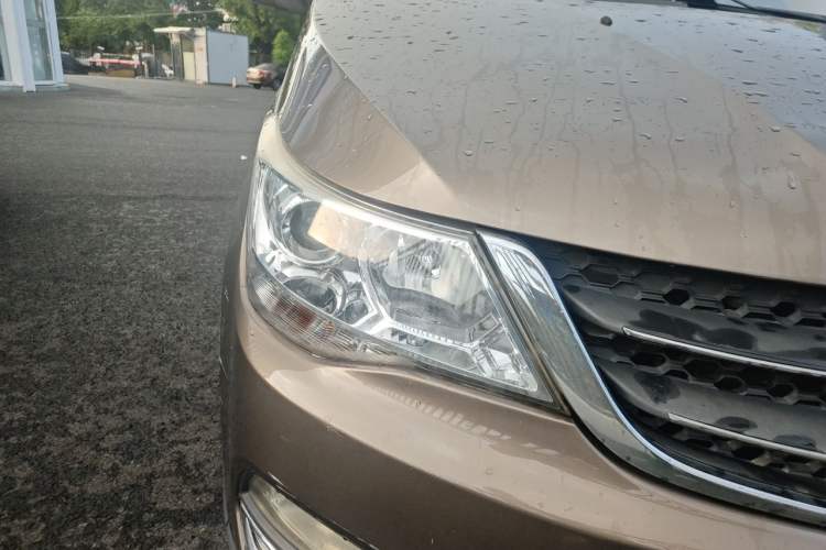 Used Baojun 730 2016 1.8L Manual Comfort Version 7 Seats Right Front Headlight