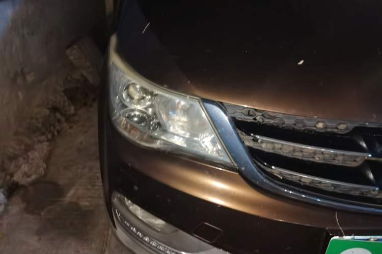 Used Baojun 730 2016 1.5T Manual Luxury Edition 7 Seats Right Front Headlight