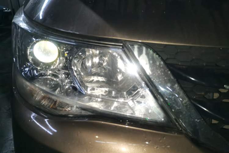 Used Baojun 730 2016 1.5L Manual Comfort Version 7 Seats China V Emission Standard Right Front Headlight