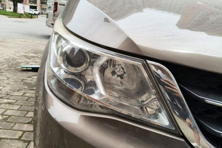Used Baojun 730 2016 1.5L Manual Standard Version 7 Seats Right Front Headlight
