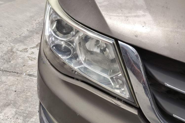 Used Baojun 730 2016 1.5L Manual Luxury Edition 7 Seats Right Front Headlight