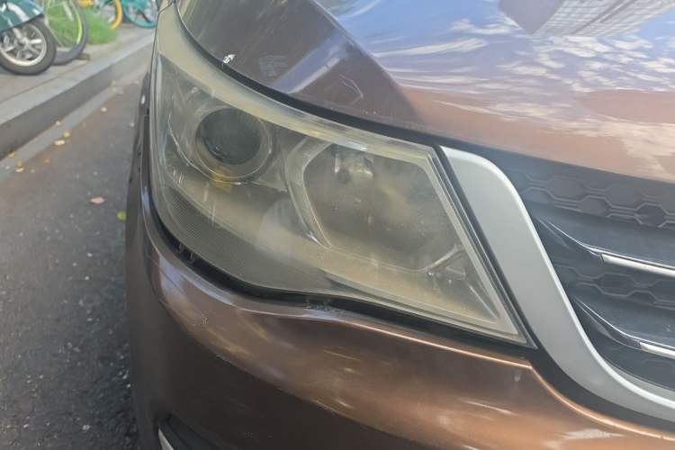 Used Baojun 730 2016 1.5L Manual Standard Version 5 Seats Right Front Headlight