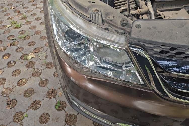 Used Baojun 730 2016 1.5T Manual Standard Version 7 Seats Right Front Headlight