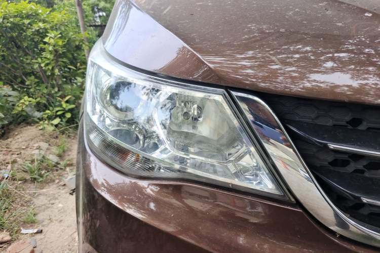 Used Baojun 730 2016 1.8L iAMT Comfort Version 7 Seats Right Front Headlight