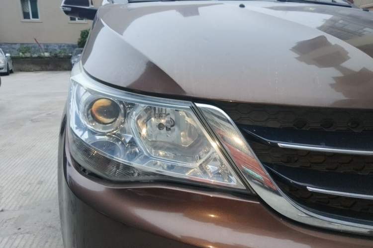 Used Baojun 730 2016 1.5L Manual Comfort Version 7 Seats China V Emission Standard Right Front Headlight