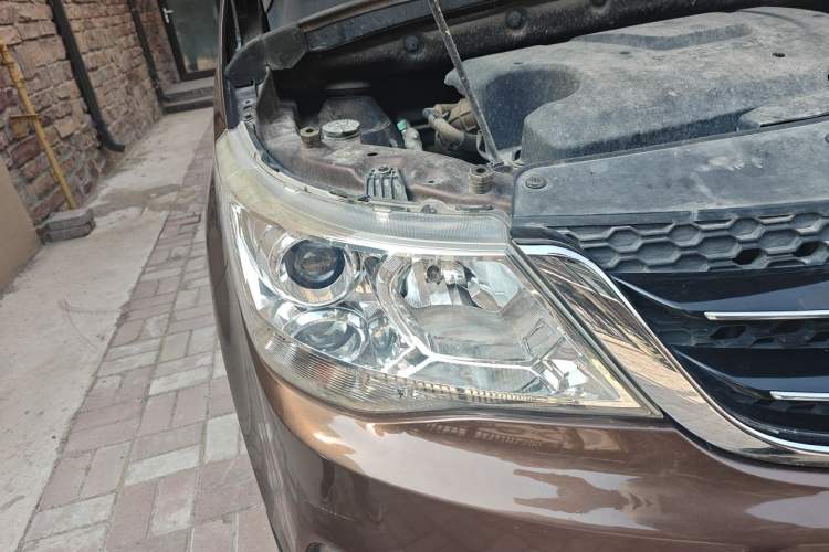 Used Baojun 730 2016 1.5L Manual Comfort Version 7 Seats China V Emission Standard Right Front Headlight