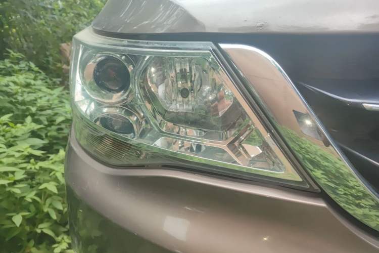 Used Baojun 730 2016 1.5L Manual Standard Version 7 Seats Right Front Headlight