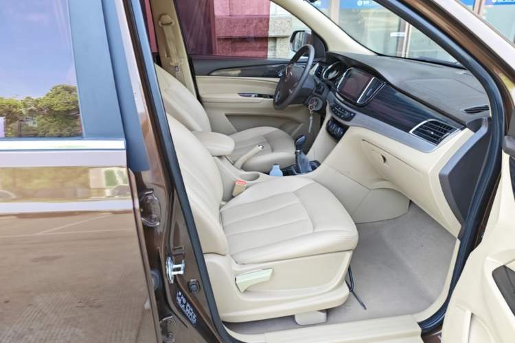 Used Baojun 730 2016 1.5L Manual Comfort Version 7 Seats China V Emission Standard Right Front Seat