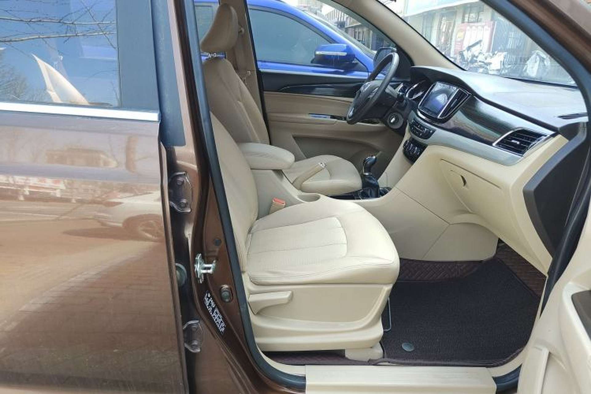 Used Baojun 730 2016 1.5L Manual Comfort Version 7 Seats China V Emission Standard Right Front Seat