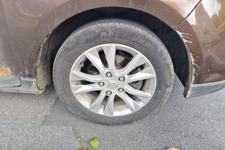 Used Baojun 730 2016 1.5L Manual Luxury Edition 7 Seats Right Front Wheel Hub