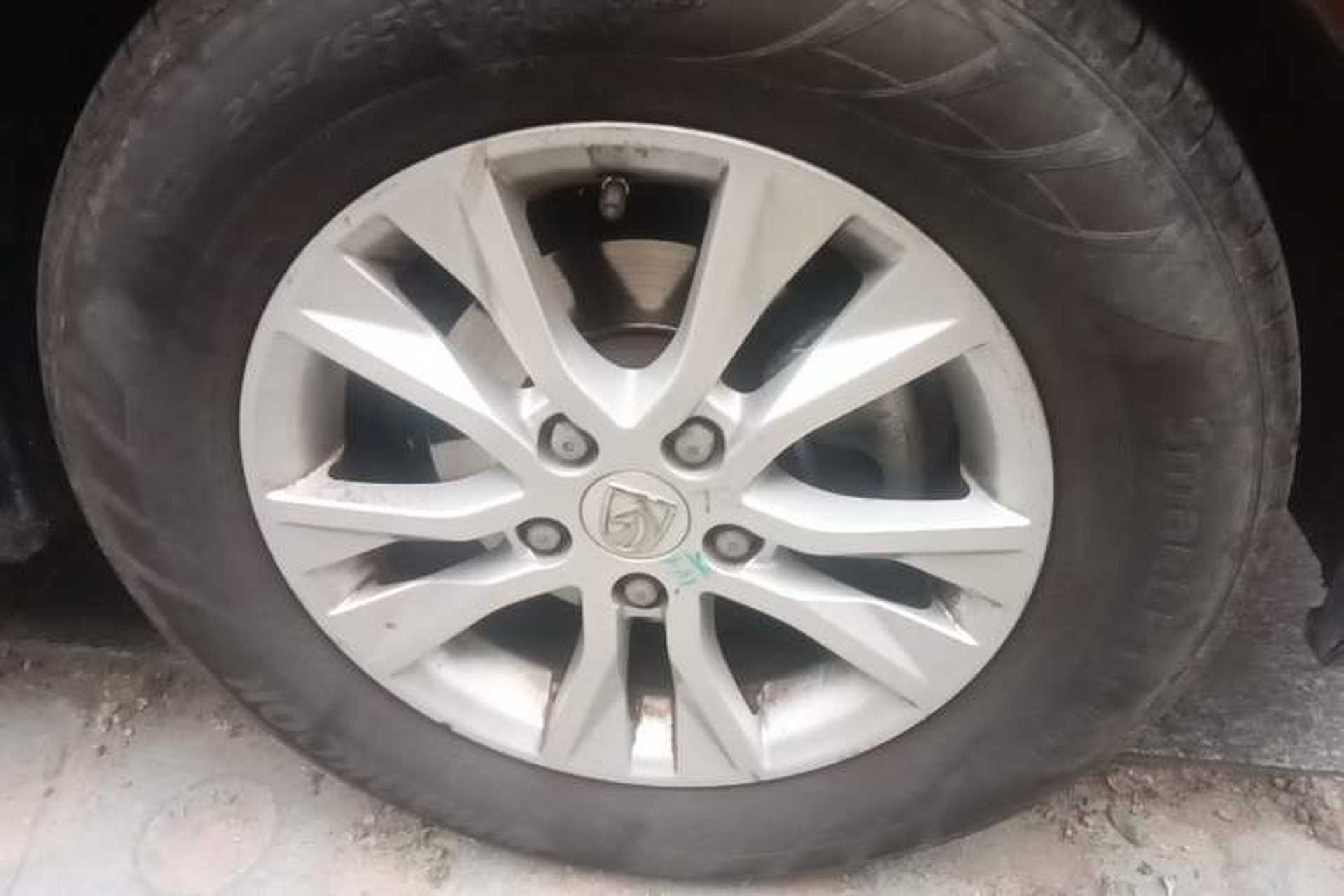 Used Baojun 730 2016 1.8L Manual Luxury Edition 7 Seats Right Front Wheel Hub