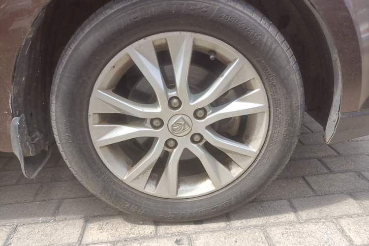 Used Baojun 730 2016 1.5L Manual Standard Version 7 Seats Right Front Wheel Hub