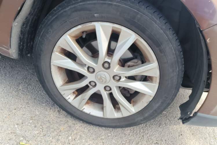 Used Baojun 730 2016 Revised 1.5L Manual Standard Version 7 Seats China V Emission Standard Right Front Wheel Hub